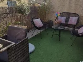 Proche d'Uzès la Terrasse du soleil levant