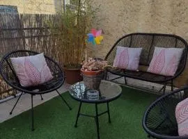 Proche d'Uzès la Terrasse du soleil levant