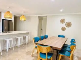 Busselton Beach Villa - Family & Pet Friendly