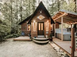 Glacier Springs Cabin 16 - This is a great cottage with an outdoor hot tub