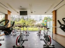 Luxury apart with amazing pool, gym, sauna, wifi