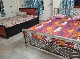 4 Bedroom 3 Bathroom Fully AC Private Flat up to 14 People