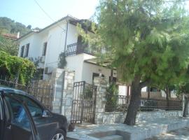 Stelios Seaside House, villa in Lefokastro