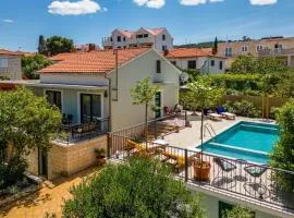 Family friendly house with a swimming pool Supetar, Brac - 23813