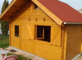 chalet le cocon de bois, hotel v destinaci Église-Neuve-de-Vergt