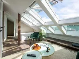 the attic - luxury harbourside suite