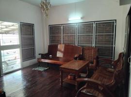 available for MotoGP only 8 km, casa rústica em Buriram