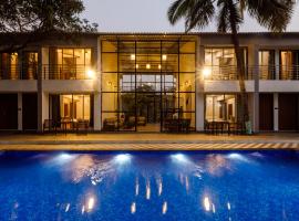 Pool Villas with Cook by Baya Resorts - Karjat, hotel v destinaci Karjat