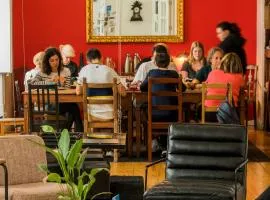 Living Lounge Hostel