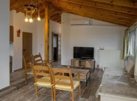 Aphrodite Apartment Near The Beach and The Airport
