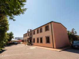 Hotel Le Corti, hotel a Ferrara