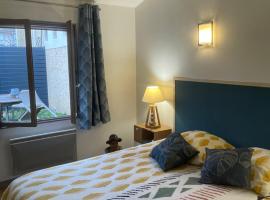 Jolie petite maison Avignon - Montfavet, hotel in Montfavet