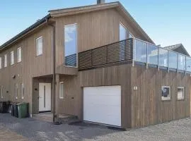 4 Bedroom Stunning Home In Søgne