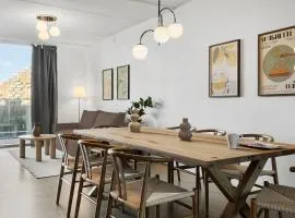 The Marina Suite Including 1x Free Private Parking Spot