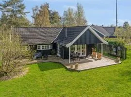 3 Bedroom Amazing Home In Væggerløse