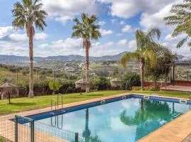 Increíble Apartamento En Alcaucín Con