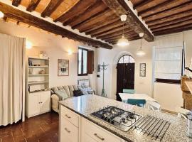 Santa Monaca Medieval Guesthouse, hotel v destinaci Sorano