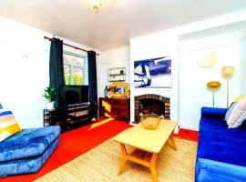 Spacious 4-Bed Bristol | WiFi | Parking | Workspace
