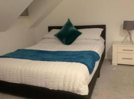 HU1 Triplex City Centre Gem sleeps 6 H7, hotel en Hull