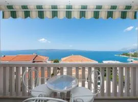 Apartment Vera i Ćiro Novak, sea view and free parking