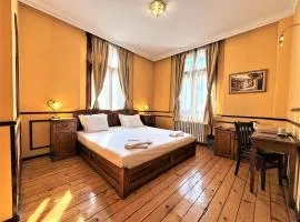 L'Opera Guest House