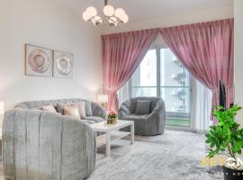 Viridis Living Chic and Spacious 1BR, hotel with parking in ‘Ūd al Bayḑāʼ