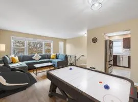 Perfect Group Stay 7 Beds Gaming NYC Minutes