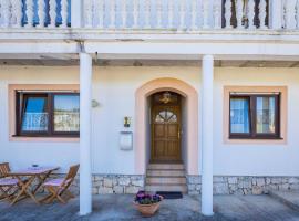 Cozy Apartment Hortenzija, hotel in Zaton