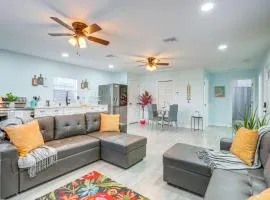 12 Mi to Dtwn Tampa Vibrant Home with Outdoor Space