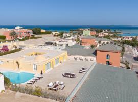 Massive 5BR Hilltop Villa • Luxury Stay, hotel in Hurghada