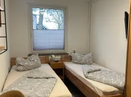 Zwei Bett Zimmer