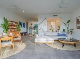 Pavones - Tropical Oceanfront 1 Bedroom Apartment by Triang Villas