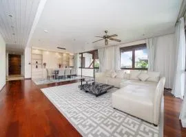 Luxury 4 Bedrooms Penthouse