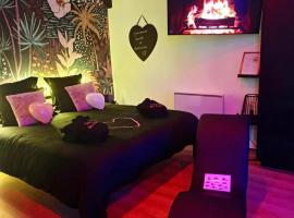 Love room Spa "Trésor des Anges"，位于鲁昂的酒店