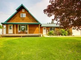 Spirit Lake Home with Fenced Yard 1 Mi to Water!