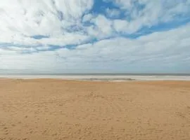 Espinho Seawalk and Seaview by Vacationy