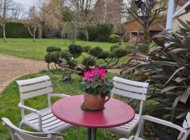 G&icirc;te de la Lorada, hotel para golfe em Nouaill&eacute;-Maupertuis