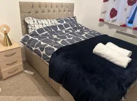 1BR-Sleeps2-Parking-QuietStay-CityCentre