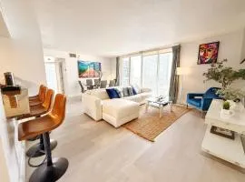 Upscale Brickell 3 bedroom with water views and free parking