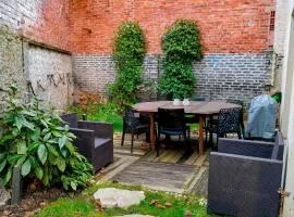 Maison avec jardin, calme et ensoleillée à 2 minutes du centre-ville