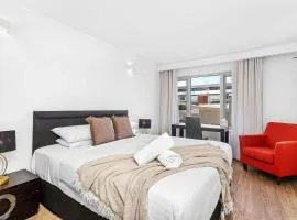 E3 Stylish Room with Work Space