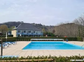 Piscine chauffée vue sur la Dordogne