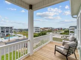 Seaside Serenity Newer Home with 2 Primary Suites