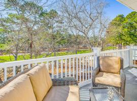 Dog-Friendly Condo with Resort Perks in Calabash!, hotel v destinaci Calabash