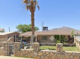 Bridgetown suites, guest house in El Paso