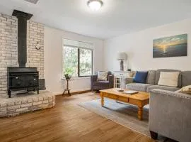 #StayInMyDistrict Cozy Rockaway Beach Cottage