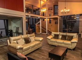 House in Riverland, Zarcero, hotel sa Zarcero