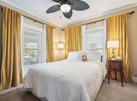 Old Carrabelle Hotel Hemingway Suite, hotel v destinaci Carrabelle