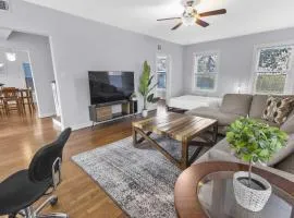 Modern 5BD Retreat I Near Hotspots I Sleeps 16