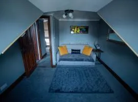 Sea View Top Floor Apartment